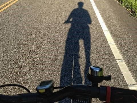 schaduw fietser