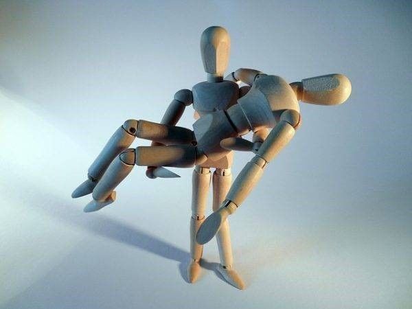 Houten mensjes Één op de tien letselschadezaken duurt te lang