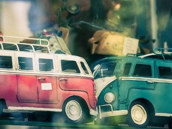 Twee botsende busjes