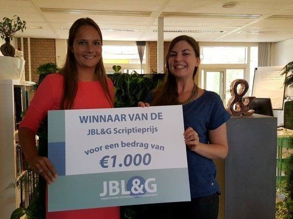Kirsten Maes uitreiking scriptieprijs JBL&G 2016