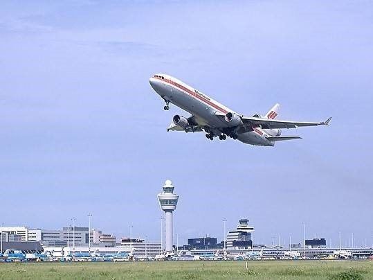 Vliegtuig en Bedrijfsongeval op Schiphol