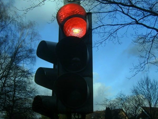 U wordt aangereden nadat de tegenpartij door rood rijdt. Dan heeft u recht op schadevergoeding.