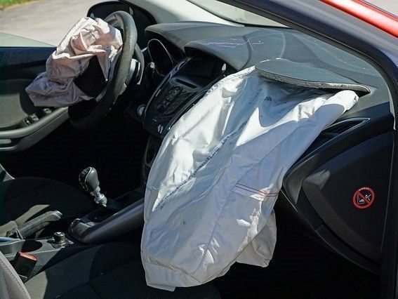 airbag ongeval met whipash