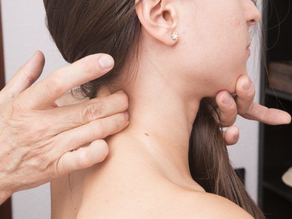Een whiplash kan langdurige medische klachten na een verkeersongeluk veroorzaken.
