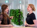 Eigenaar van JBL&G Steffy Roos du Maine en jurist Isabelle Hamming bespreken de spraakmakende letselschadezaak van vorig jaar en de ontwikkelingen met betrekking tot letselschade veroorzaakt door de eikenprocessierups.