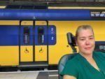 Noëlle Nefs uit Leidschendam wil ook met haar rolstoel veilig in en uit de trein kunnen.