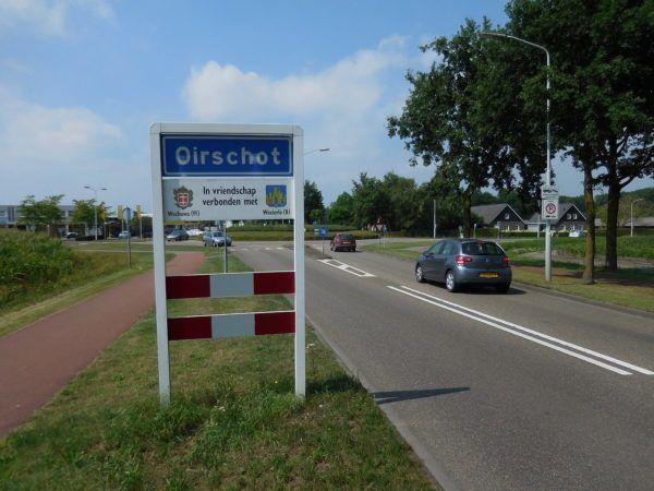 Een rotonde binnen de bebouwde kom zorgt nogal eens voor verwarring op het gebied van de voorrangsregels.