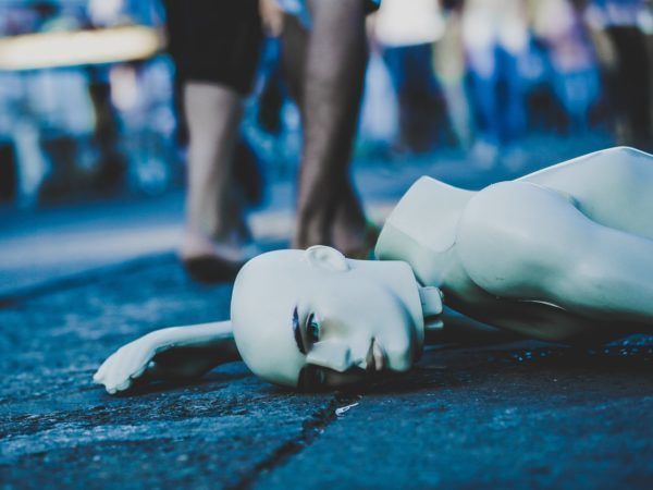 Er worden amper auto-ongelukken met vrouwelijke crashtestdummy's gesimuleerd.