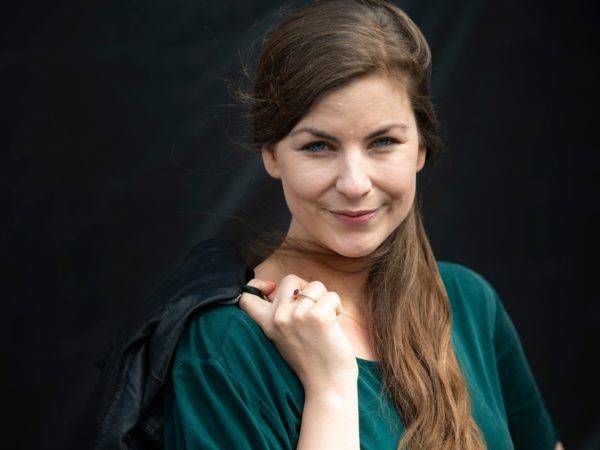 De eigenaar van JBL&G Steffy Roos du Maine heeft de FD Gazelle 2019 in ontvangst mogen nemen, omdat JBL&G hoort tot de snelst groeiende bedrijven van Nederland.