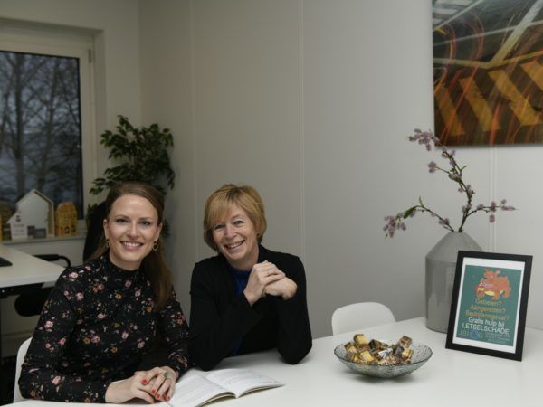 Jade Berk en Ivonne van Delft werken voor JBL&G Oost vanuit Business Center Salland in Deventer.