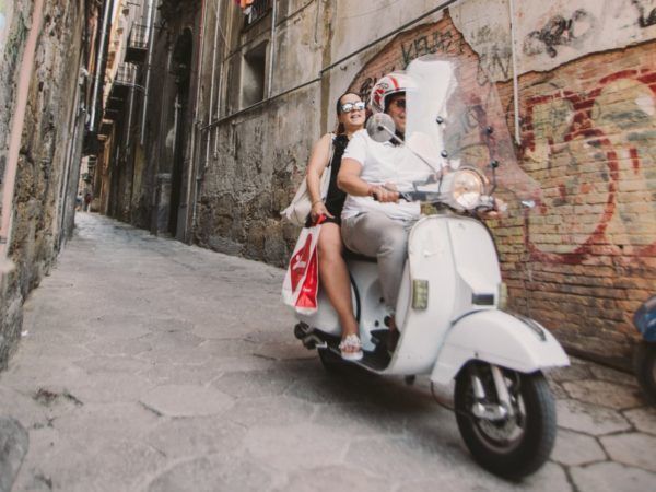 Bent u als passagier aangereden toen u achterop een scooter zat en droeg u geen helm? Dan heeft u een mate van eigen schuld aan de ernst van uw letselschade.
