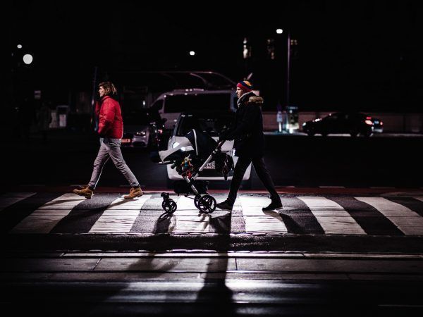 3D-zebrapaden, knipperende led-lampjes op de weg en slimme verkeerslichten; dit zijn 3 van de bijzondere verkeersveiligheidsmaatregelen in Nederland.