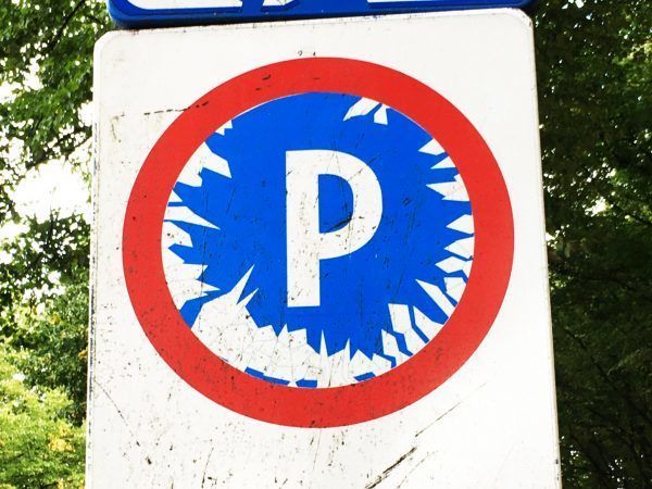 Er zijn meerdere bijzondere verkeersborden van Amsterdam. Dit is er één van.