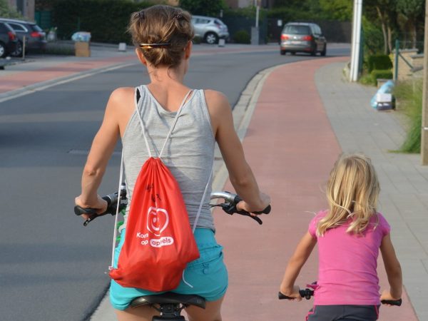 Veilige schoolroutes zouden ervoor zorgen dat meer kinderen met de fiets naar school gaan, wat onder andere beter is voor het milieu.