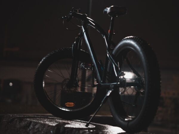 Een ongeluk met een opgevoerde fatbike zorgt vaak voor ernstig letsel, omdat de klap heel groot is door de snelheid en de massa van het voertuig.